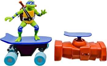 TEENAGE MUTANT NINJA Turtles Toy, Leonardo Half Pipe RC Skate Vehicle, 2.4 GHz Skateboard Controller, Mutant Mayhem TMNT Remote Control Toy for Kids, Ages 3+